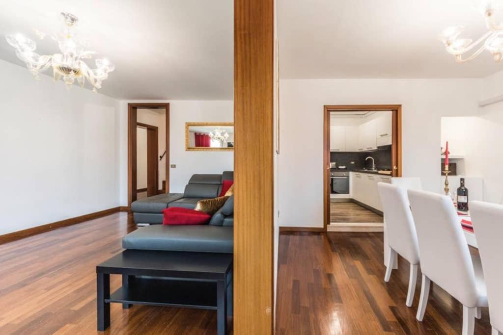 Rialto Apartment With Canal Grande View เวนิส ภายนอก รูปภาพ