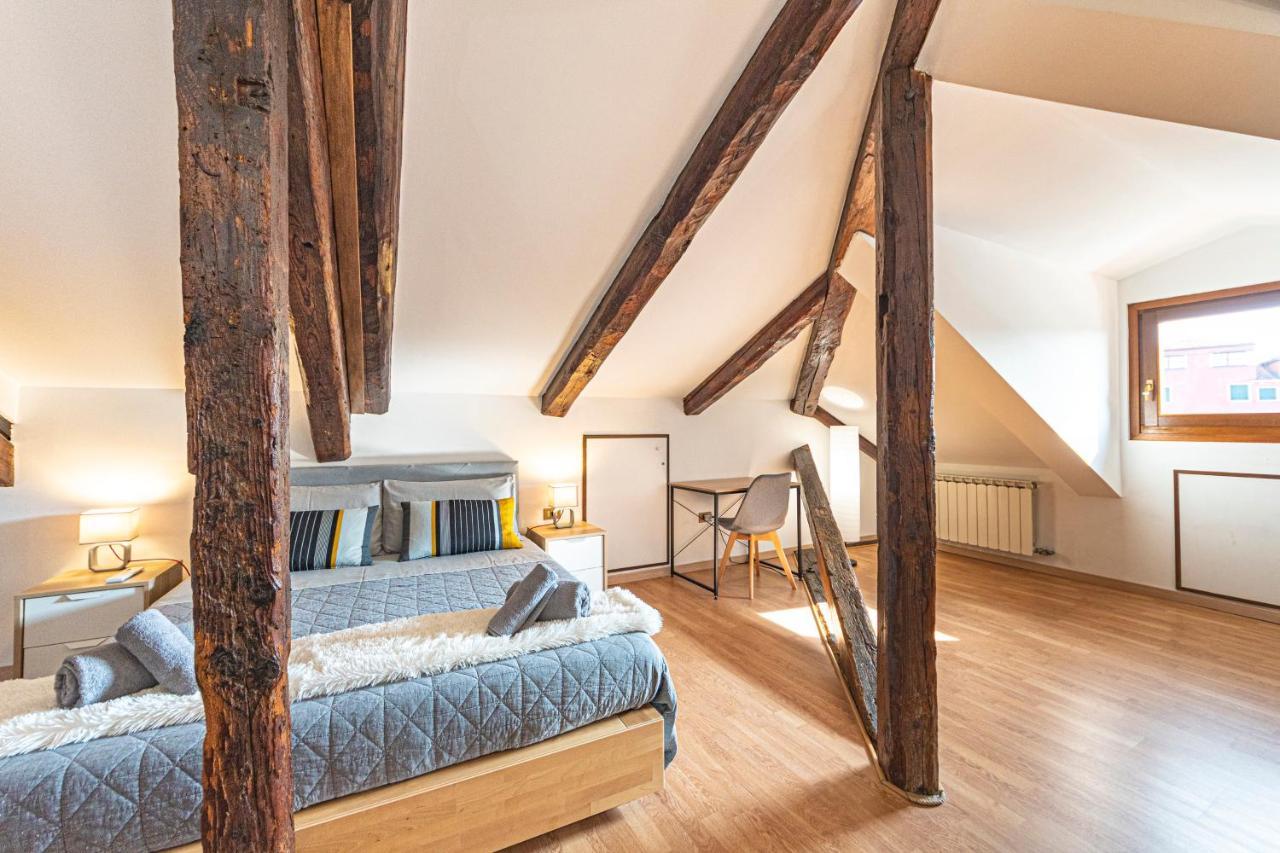 Rialto Apartment With Canal Grande View เวนิส ภายนอก รูปภาพ