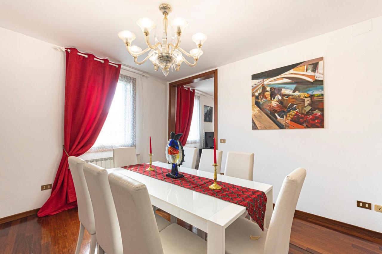 Rialto Apartment With Canal Grande View เวนิส ภายนอก รูปภาพ